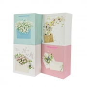 ТОРБИЧКИ ПОД. 10бр. КАРТОН ЦВЕТЯ С ПЛИК  БРОКАТ 44х31х12см